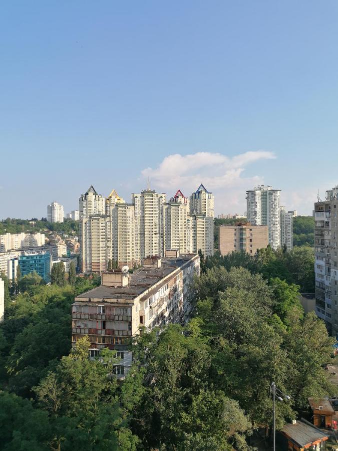 Уютная Студио Возле Жд Вокзала Kiev Ngoại thất bức ảnh